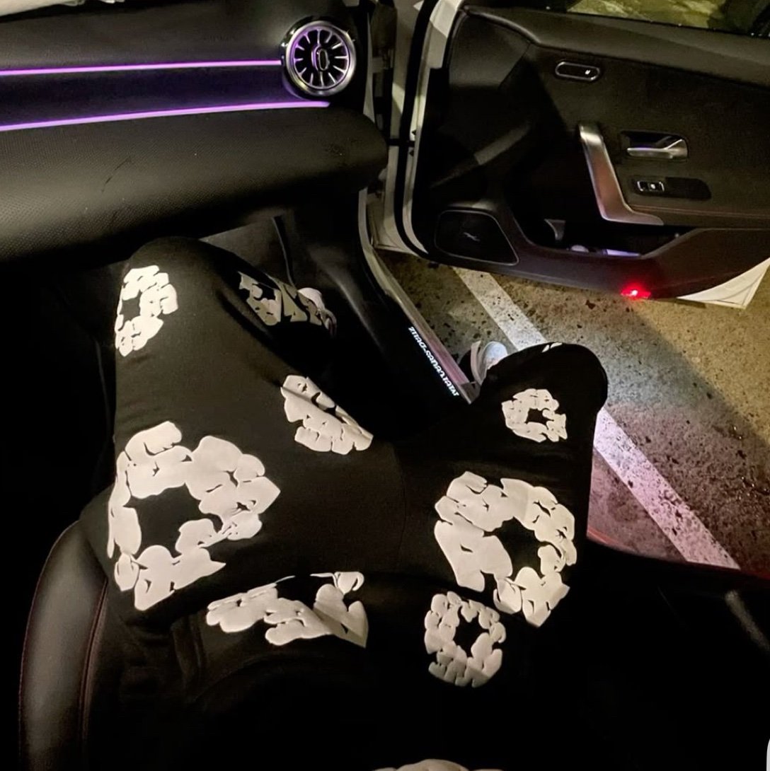 Amarianie23's profile picture. 