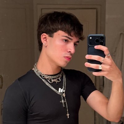 julipcdios's profile picture. rey de la miseria, princesa del mal
ig julipeleandosecondios
tiktok julipeleandosecondios