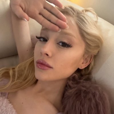 swt_glindaari's profile picture. #EuNaPremiereDeWicked