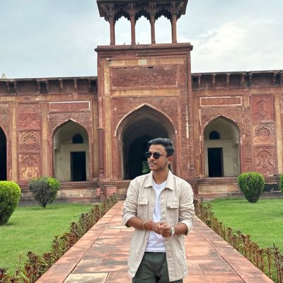 _int_32's profile picture. Software Engineer-I @JPMorgan | Winner🥇- UIAH'22 - Team Lead | Winner🏆- SIH'22 - Team Lead | Best Outgoing Student👨‍🎓, VIT'24