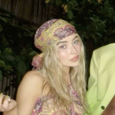 thepearlrosary's profile picture. 🍉 my house is on pretty girl avenue