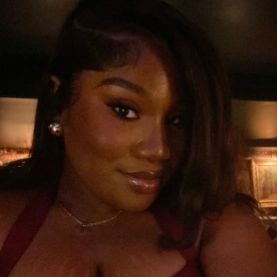thebelleee_'s profile picture. the only woman i aspire to be❤️