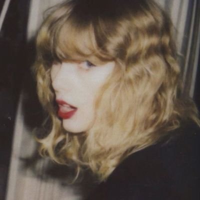 ioveclois's profile picture. at least lois lane is an ace reporter for the daily planet - mike wheeler said not me.