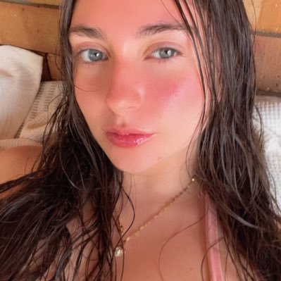 Agridxlce_'s profile picture. 