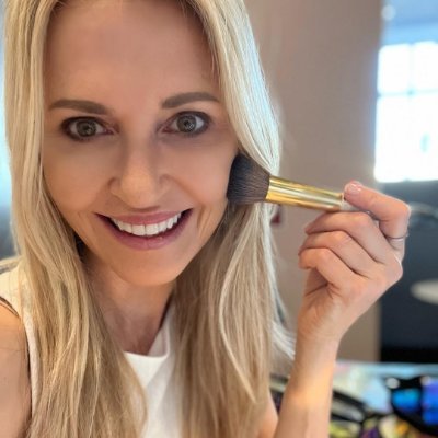 heChloeEdit's profile picture. fashion isn’t about clothes, it’s about confidence. ✨