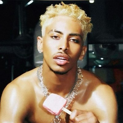 Cummerleton's profile picture. Welcome to my fantasy | DM if you’d like anything removed🩶