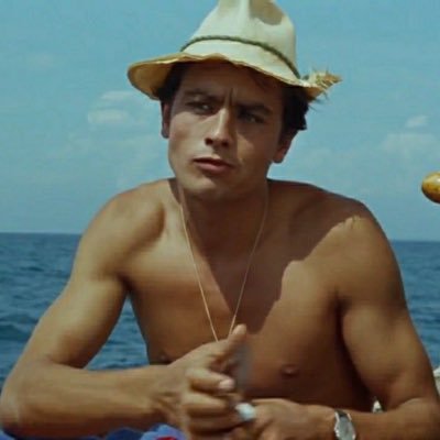 lucquasar's profile picture. 𝚖𝚎 𝚠𝚑𝚎𝚗 𝚒 𝚖𝚒𝚜𝚜 𝚋𝚎𝚒𝚗𝚐 𝚊 𝚐𝚘𝚛𝚐𝚎𝚘𝚞𝚜 𝚚𝚞𝚊𝚜𝚊𝚛