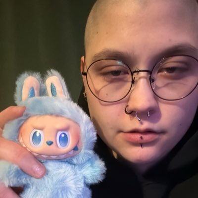 twilightlvrr420's profile picture. Dewey Jonathan :) he/they