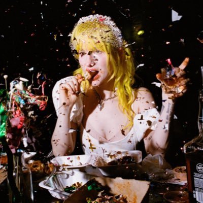 asherapparently's profile picture. 