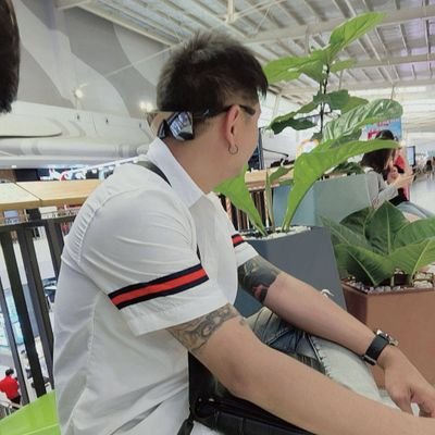 ThmKhch18302's profile picture. 