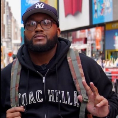 raymaane's profile picture. social work | creator | boxed wine papi