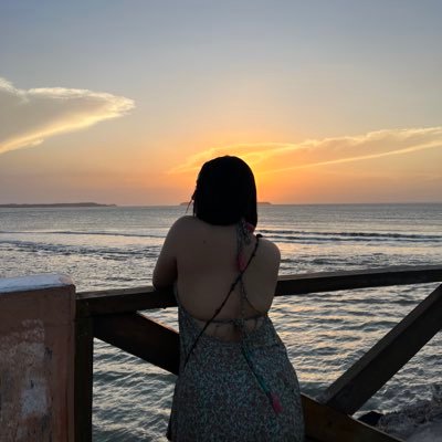 anajuuvs's profile picture. 💜