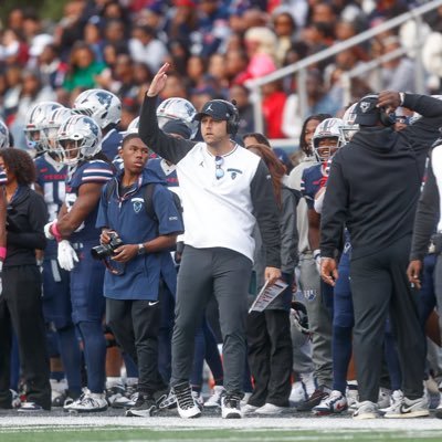 COACH_BKEAN's profile picture. QB Coach/CO-OC @HUBISONFOOTBALL | St.Eds'15 | USF ‘19 | Former USF&UNCC QB | Pressure Is A Privilege | #TheManInTheArena | You Can’t Push A Rope