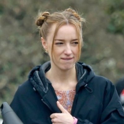 Inverniando's profile picture. Signals crossing can get confusin | Phoebe’s mom 𝜗𝜚˚⋆