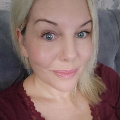 fifi_manson's profile picture. Eating chia seeds with a Pinot chaser. It's all about balance.