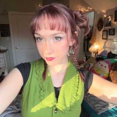 eat1ngdrywall's profile picture. freak woman