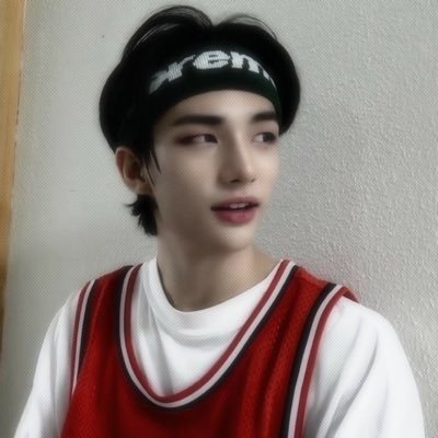 knowsauruss's profile picture. Escuchando “do it” con jennie