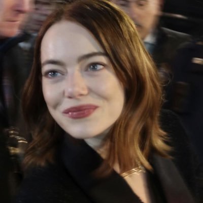 mostloislane's profile picture. 