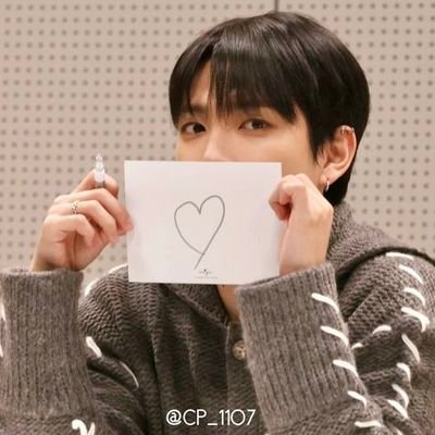 kmpokjoong_'s profile picture. eu e o logan snyder disputando um racha.                               
     pondphuwin stan