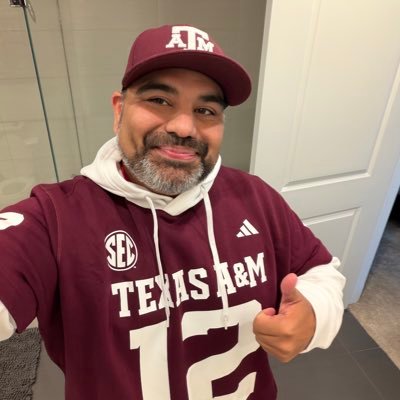 PNav57's profile picture. Paul/PNav | 7th Generation Texan | #Astros ⚾️ #AllFire #Aggies👍🏽 #HTownMade #VegasBorn