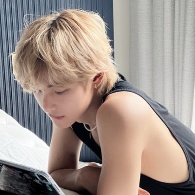 jzzdior's profile picture. 