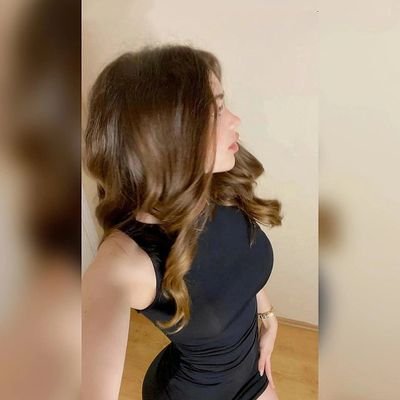 karamqueenn's profile picture. 🥂