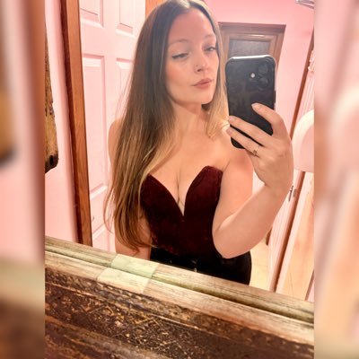 ScarletSiren96's profile picture. Call of Duty player and management for @RoyalNovas