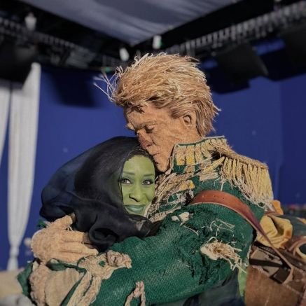 Multifandom_Amy's profile picture. 24(deaf)
Multifandom. 
in my books Era 📚
love RomCom films/books
iCarly,Creddie,love any shows, disney,wicked,musicals,, Fiyeraba and more.