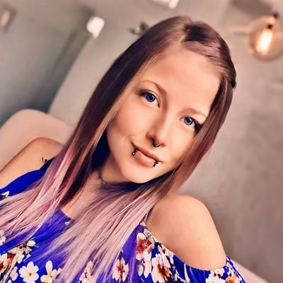 sarah_pfeifhase's profile picture. Geboren in der Ukraine(Ternopil),mit 6j nach Deutschland|Musik❤️|Studiert Molecular&Cellular Biology 🍄Öfter bei https://t.co/q7xNE6QEE2 zu hören/auflegen