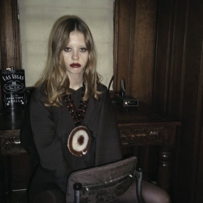 ensembIeaparis's profile picture. hf • psychic witch • personal blog • moodboards • 20s