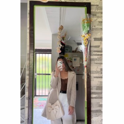 JuliaanaReyes's profile picture. 