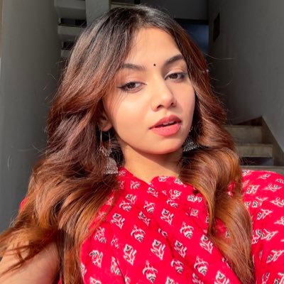 smritiisinghh26's profile picture. On a conscious journey, submerging myself into plethora of knowledge and contentment.