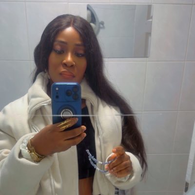 Go__ody's profile picture. Daughter of disobedience🌈🌈