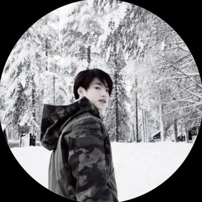 angelsaymeow's profile picture. ( fan acc )⠀⠀@phutatchai ♡ @aa_ashirakorn ໒꒱ °*ﾟ⠀ ⠀ ⠀ หัวจ่ายไอติมนม 🐄、 ⠀#angekomade 🪽