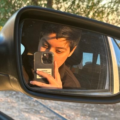 Rozhina_l's profile picture. wlw.