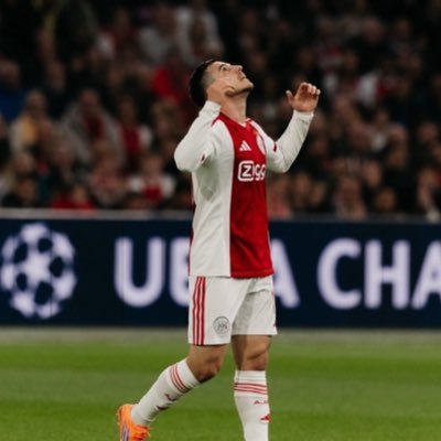 voetbalindg0k's profile picture. voorliefde voor Nederlandse spelers obscure buitenlandse club. Sylvana Simons is een held!