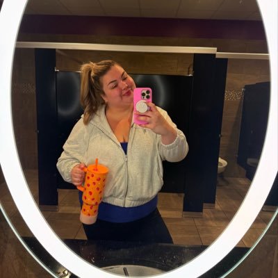 banasty136872's profile picture. 