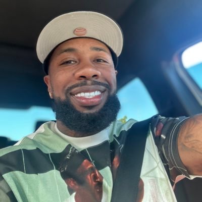 CallMe100KsPage's profile picture. Senior Greeter At Walmart🧳Currently on vacation 🥶 IG: https://t.co/sODU2aCD6A