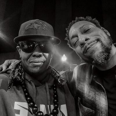 simaleerbg's profile picture. New Afrikan Anarchist. @MaroonMovement
@BlkLensPhotos @Marooncast Artist.
Photographer. Educator. #HarmReductionist.
#PeerSupport. Acupuncture Detox Specialist.