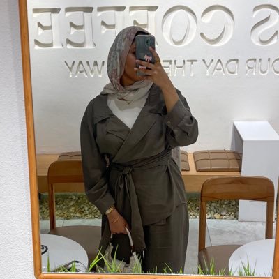 Esraasobhiiii's profile picture. Live free or die..