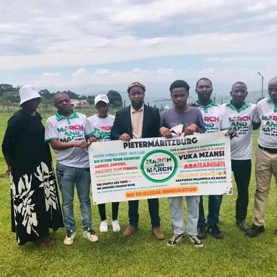 BabyDeeMakhubo's profile picture. 📈🇿🇦🏴‍☠️🏋🏿🎶

   A 🥷🏿 named Đěě 
          F U
#R7toTheDollar