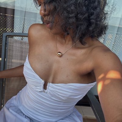 ruuelmaa's profile picture. e vivo sorrindo, sentindo e indo.