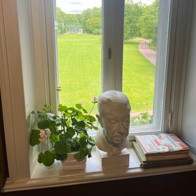 2ybond123's profile picture. Proud shareholder of Lockheed Martin.🇦🇽