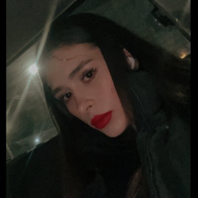 elipinkmann's profile picture. 🦢