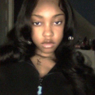 lexiprozac's profile picture. i’m kinda like if a vampire was a human girl