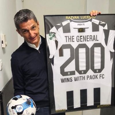 GiorgosPap_96's profile picture. My Twitter account is my only friend who doesn't judge me.

Ας πούμε ότι είμαι και Φιλόλογος.

Κόντεντ εδώ αθλητικό.

🦅 99 🦅