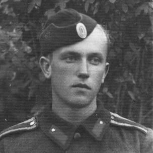 fkdhhsk's profile picture. military artist. comms closed. discord: fkdhhsk