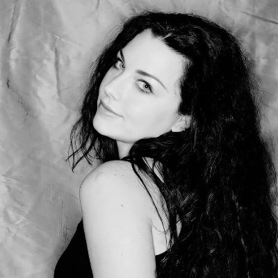 Kneejerkraw's profile picture. “In my field of paper flowers…”
Evanescence, Katy Perry, Cyan Kicks, MCR

Seen Katy Perry x1