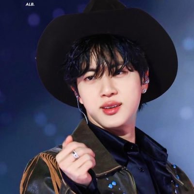 eliwitch13's profile picture. 