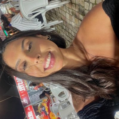 yascalves's profile picture. 